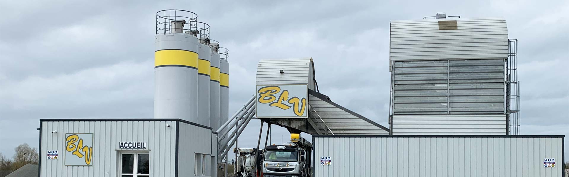 Centrale à béton de Champagné, en Vendée.