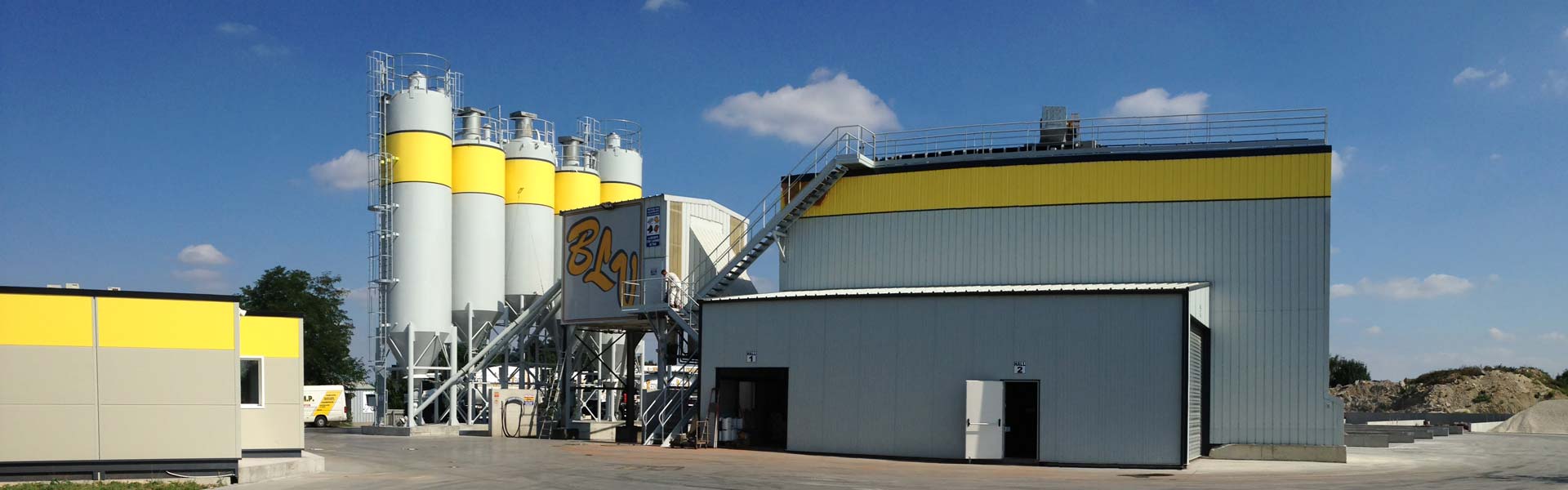 Centrale à béton de Forges, en Charente Maritime.