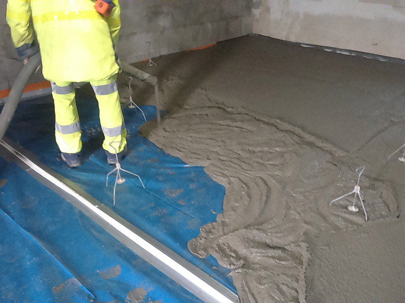 Plusieurs choix de densités et de fluidités dans nos chapes allégées non structurelles à base de billes polystyrène.